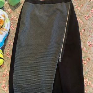 Black Midi skirt with zipper detail size 4